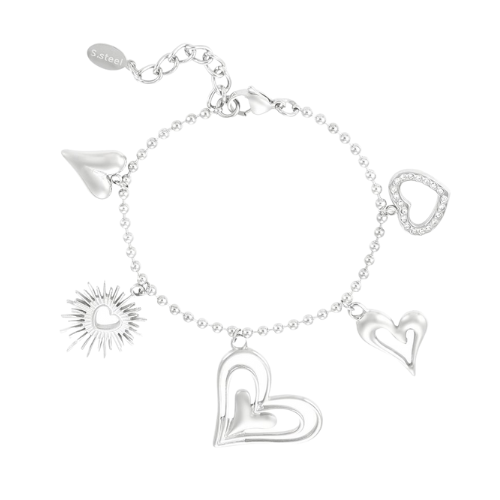 Een zilverkleurige kralenarmband versierd met diverse zilverkleurige hartjesbedels - gemaakt van stainless steel en zirkonia