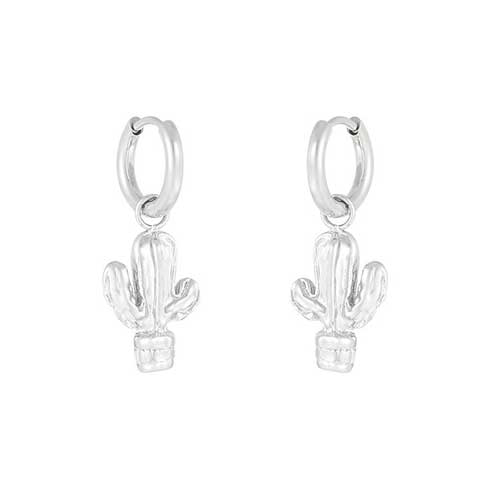 Zilverkleurige RVS hoepeloorbellen met minimalistische cactus in pot bedel, boho stijl.