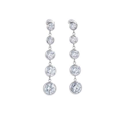 Luxe zilverkleurige oorknopjes met geschakelde zirkonia stenen – bungelende feestelijke oorbellen, perfect voor de feestdagen