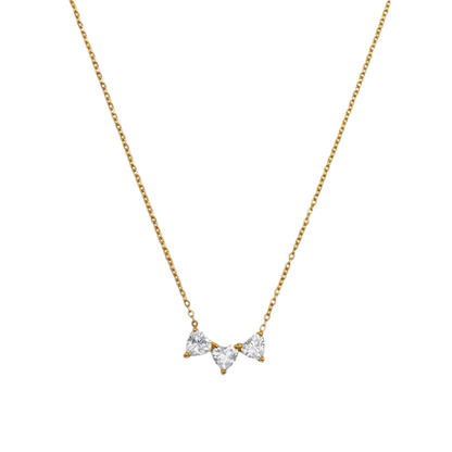 Goudkleurige ketting met drie aaneengesloten zirkonia hartjes – romantische en verfijnde stainless steel damesketting