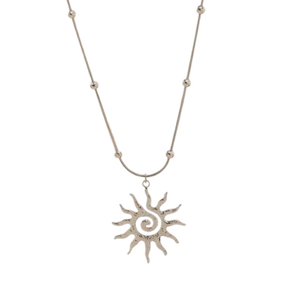 Zilverkleurige bolletjesketting met open zon hanger – stijlvolle minimalistische ketting voor dames.