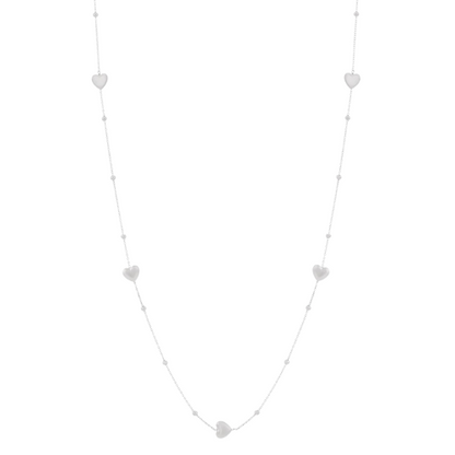 Love Chain lange zilverkleurige ketting met subtiele hartvormige hangers voor een elegante en romantische uitstraling