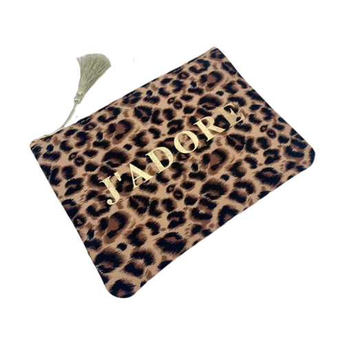 Make-up tasje met panterprint en J'adore in goudkleurige letters met kwastje
