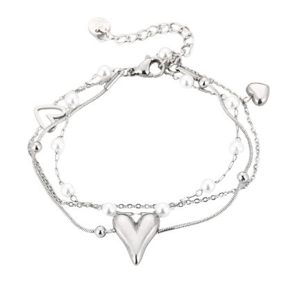 Zilverkleurige Pearl Love Armband met hartjes en parels – elegante damesarmband voor een romantische en tijdloze look