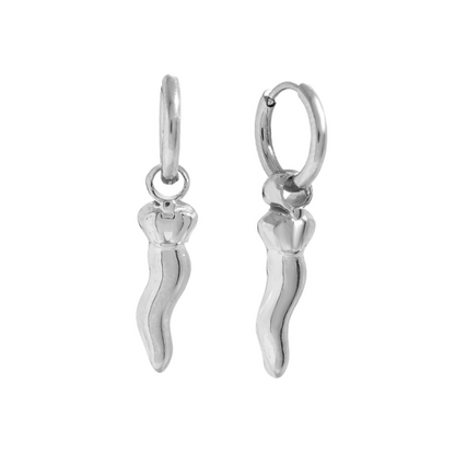 Zilverkleurige peper oorbellen van stainless steel – trendy dames oorringen met speels design