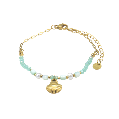 Mintgroene kralenarmband met parels en goudkleurige schelpbedel – zomerse Sea Breeze stijl