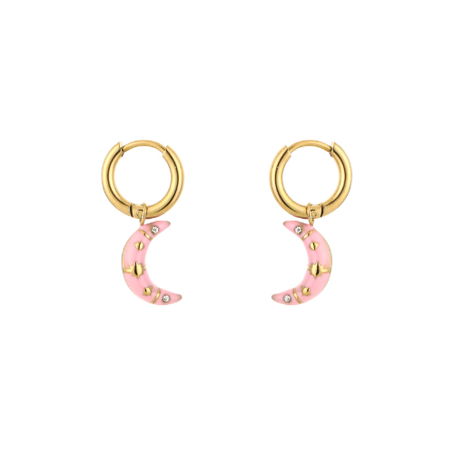 Goudkleurige oorringen met roze maanhangers, versierd met gouden sterren en strass steentjes – speelse en vrouwelijke oorbellen.